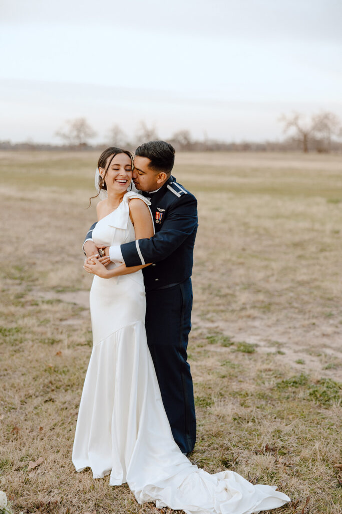 bride and groom photos outdoors in texas