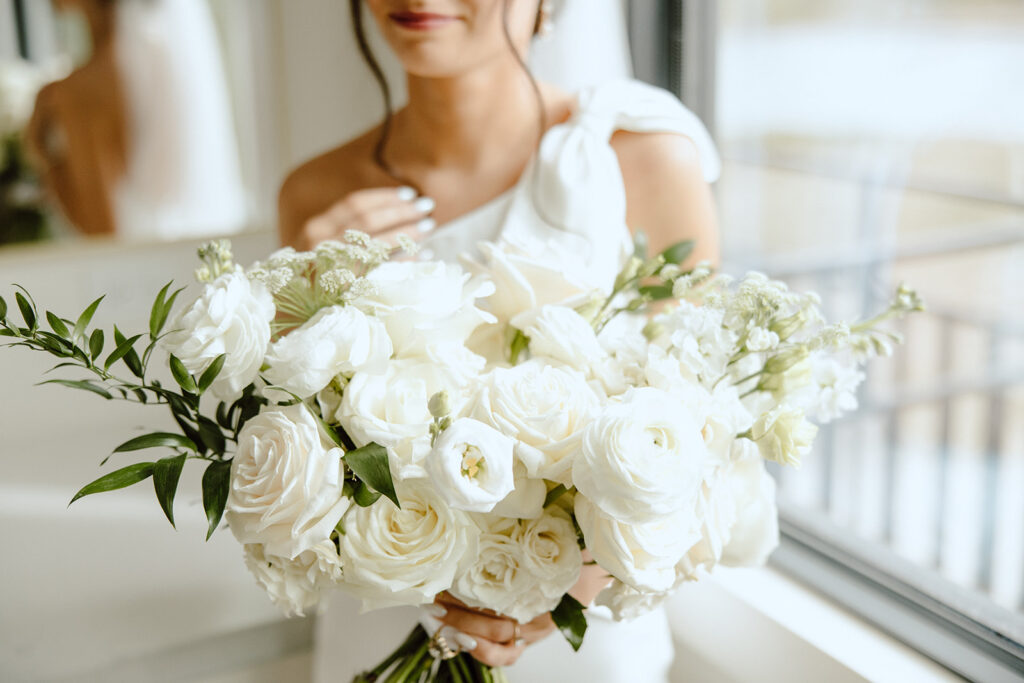 bridal bouquet wedding flowers white neutral
