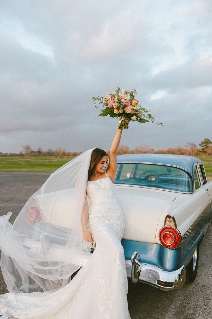 wedding bridals with vintage car