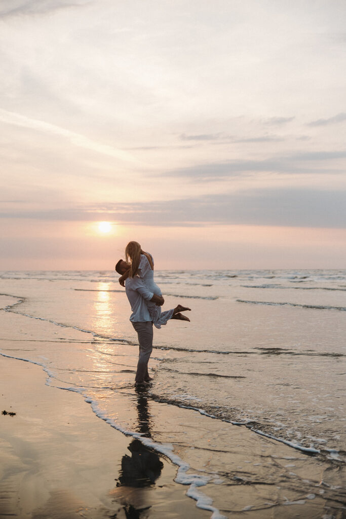 sunset golden hour couples photoshoot on the beach