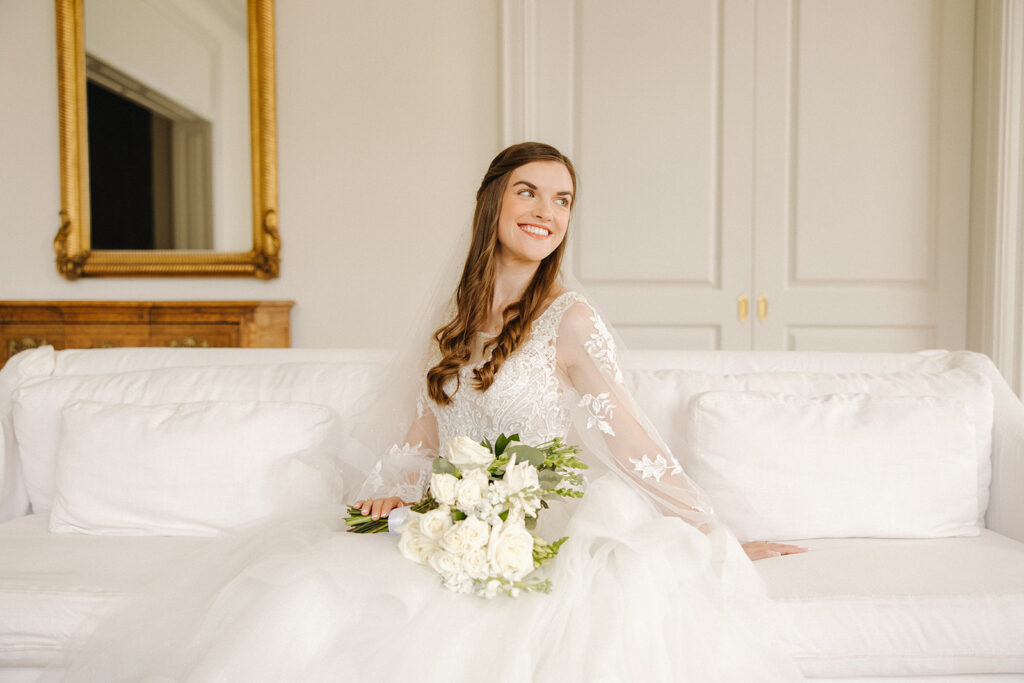 Timeless and Classy Wedding Bridal Photos