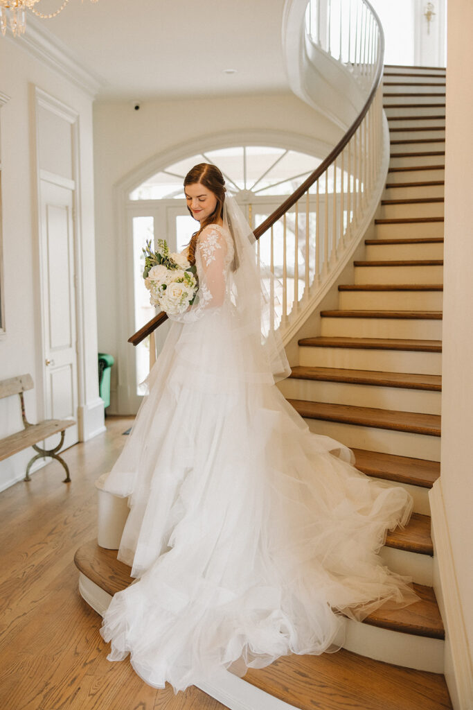 Timeless and Classy Wedding Bridal Photos