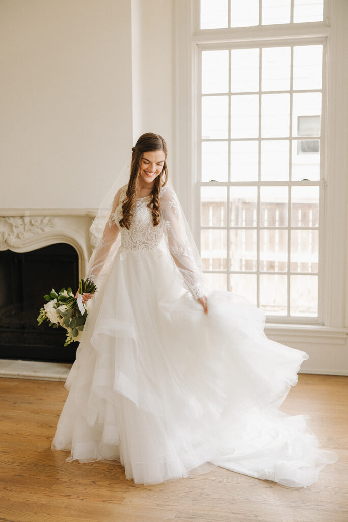 Timeless and Classy Wedding Bridal Photos