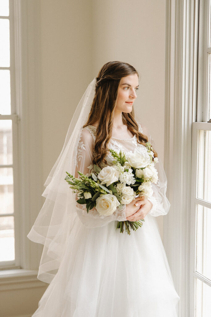 Timeless and Classy Wedding Bridal Photos