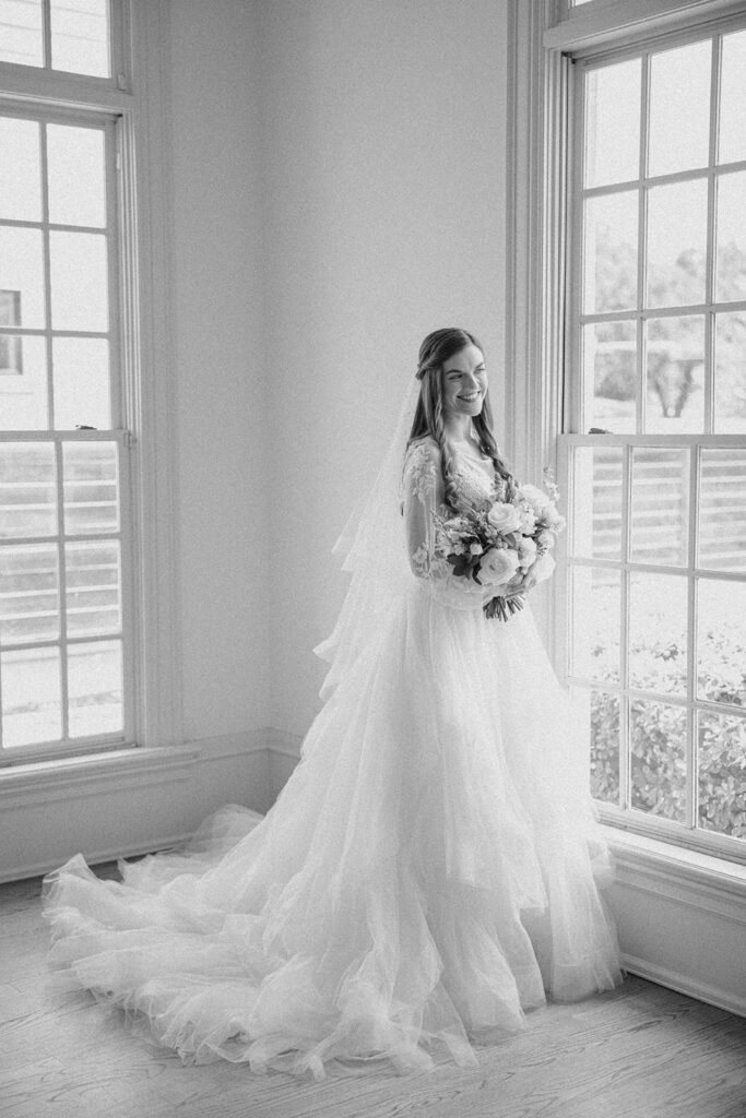 Timeless and Classy Wedding Bridal Photos