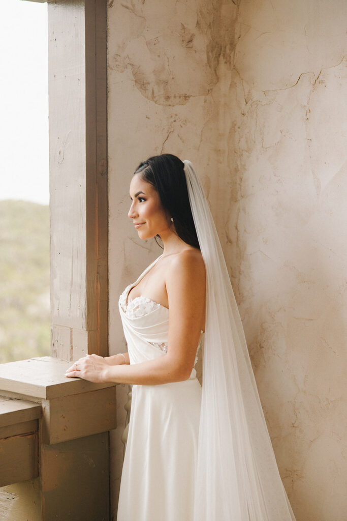 elegant texas wedding venue bride photos outdoors