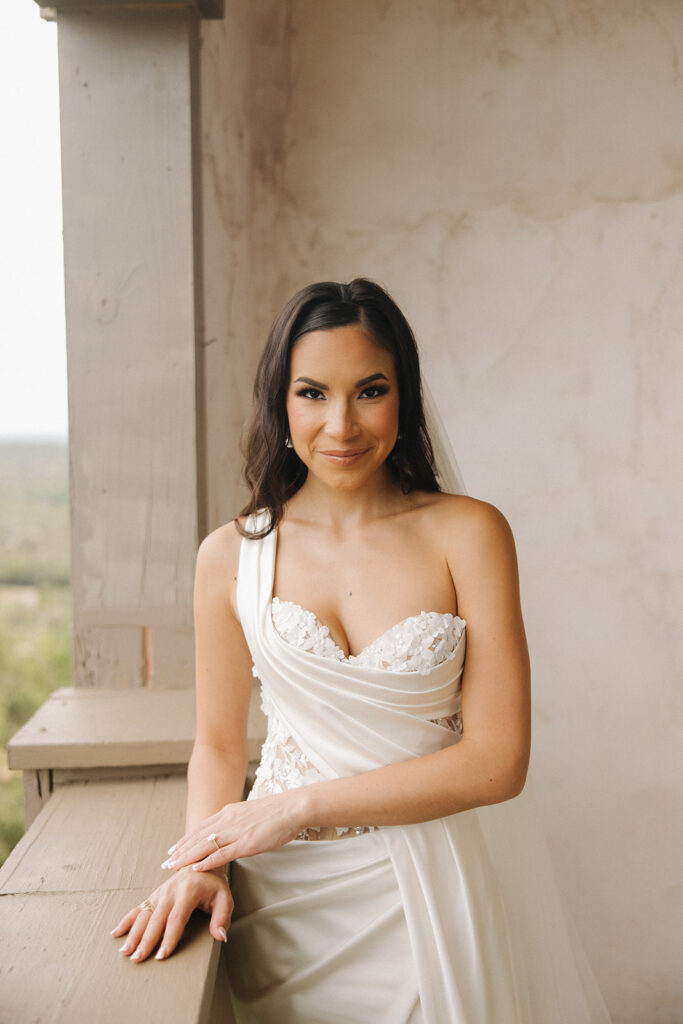 elegant texas wedding venue bride photos outdoors