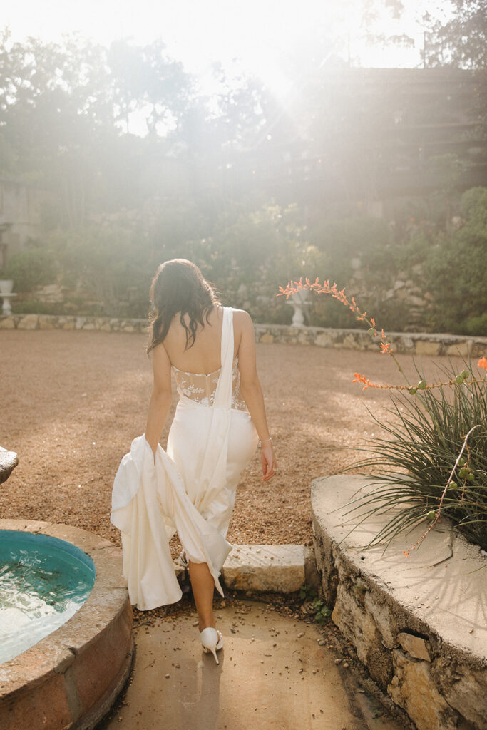 luxury elegant bridal portraits at villa antonia