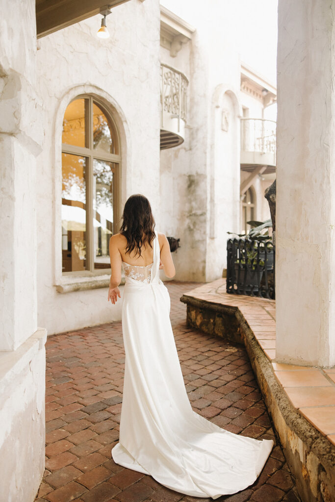 luxury elegant bridal portraits at villa antonia