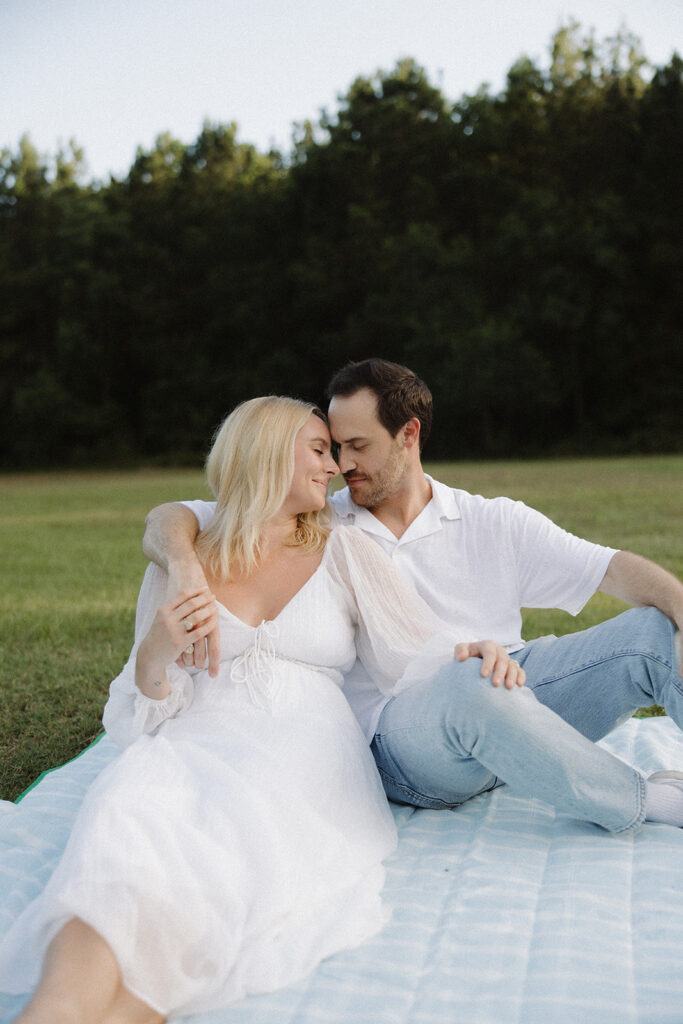 Laid-Back Summer Engagement Photos in Houston