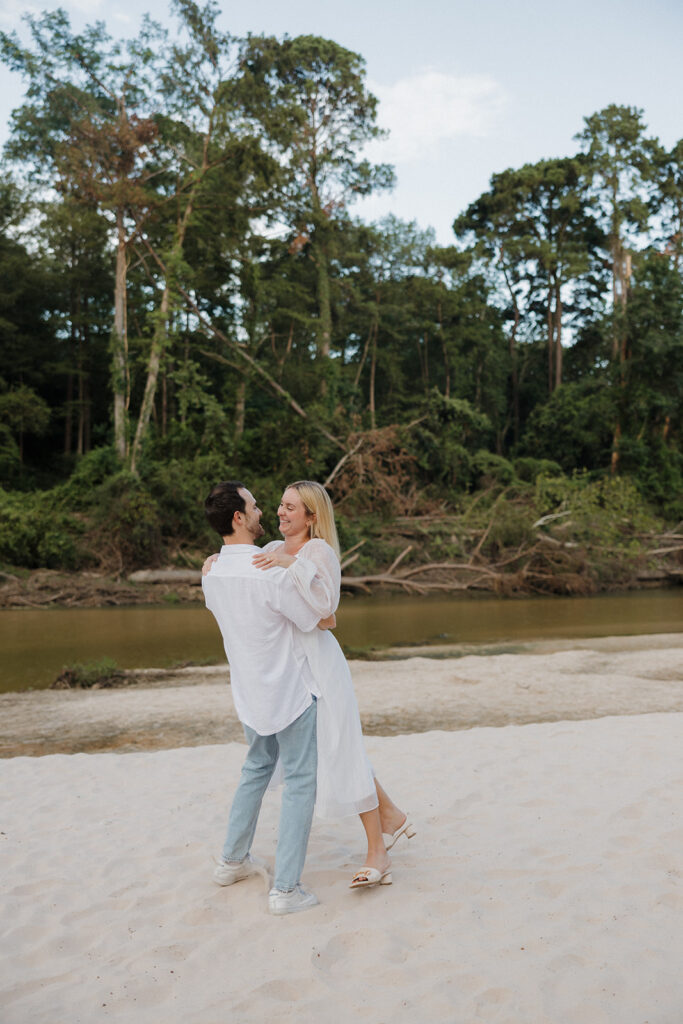 romantic couples photoshoot on the beach