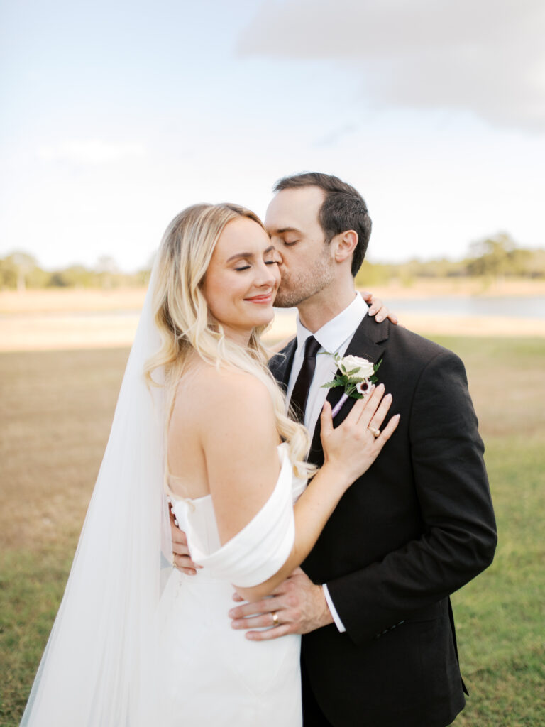 outdoor wedding photos in texas