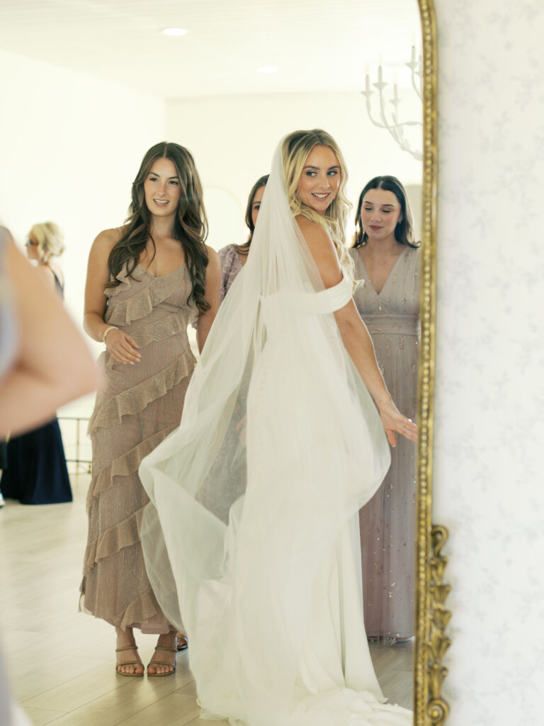 bride getting ready for texas wedding in anderson tx