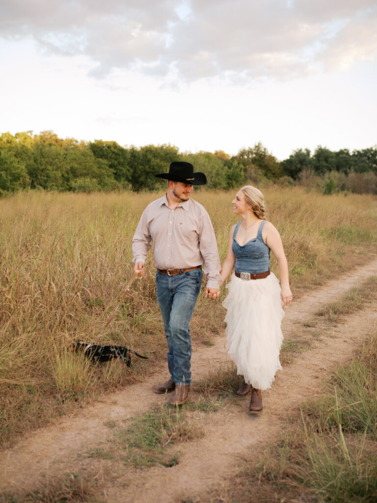 field engagement photos western style