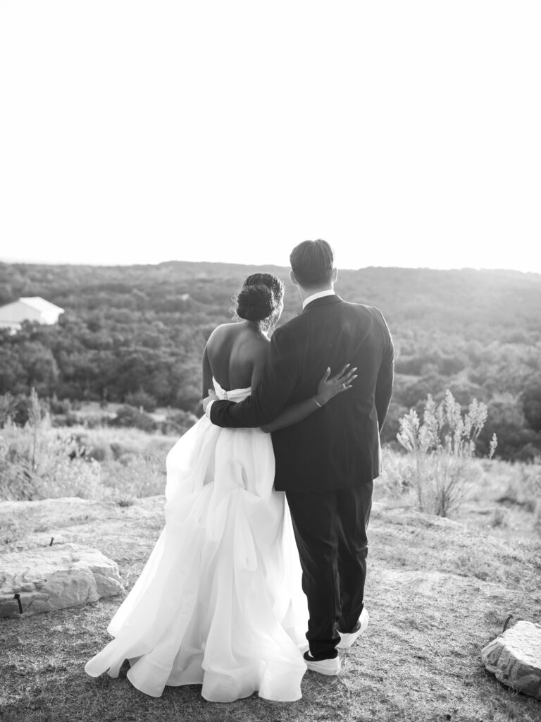 outdoor sunset wedding photos in texas