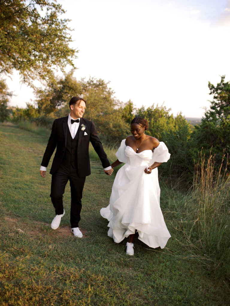 dripping springs wedding photos in texas documentary style wedding photography