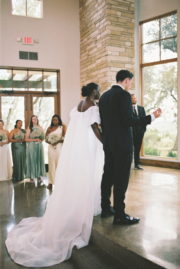 canyonwood ridge wedding photos in austin texas