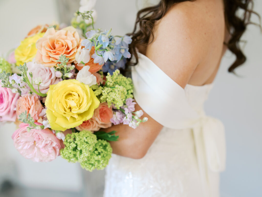 modern timeless and elegant wedding photos in texas