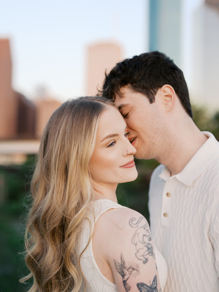 urban couples photoshoot city backdrop