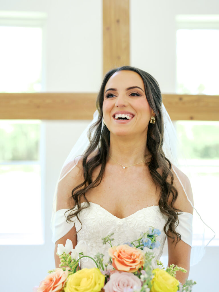 modern timeless and elegant wedding photos in texas