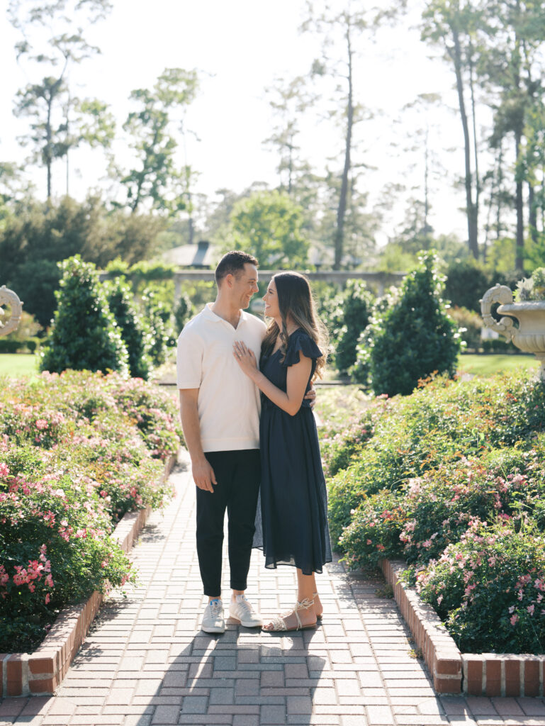 outdoor couple photos in houston texas