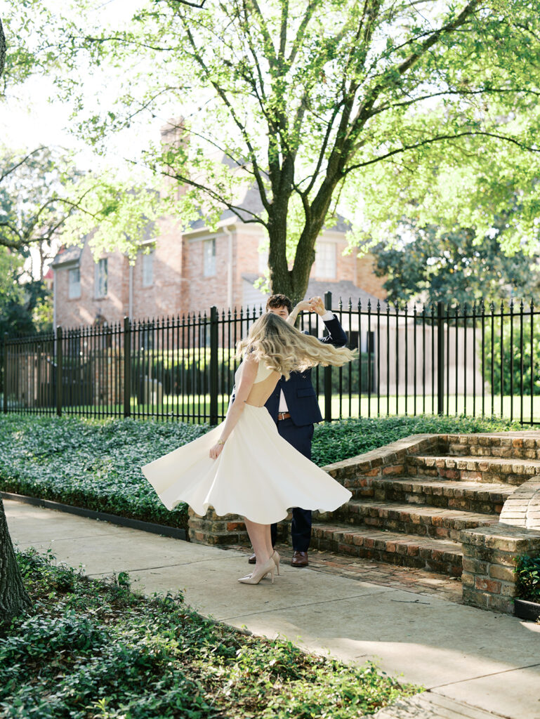 Elegant Houston Engagement Photos in Boulevard Oaks