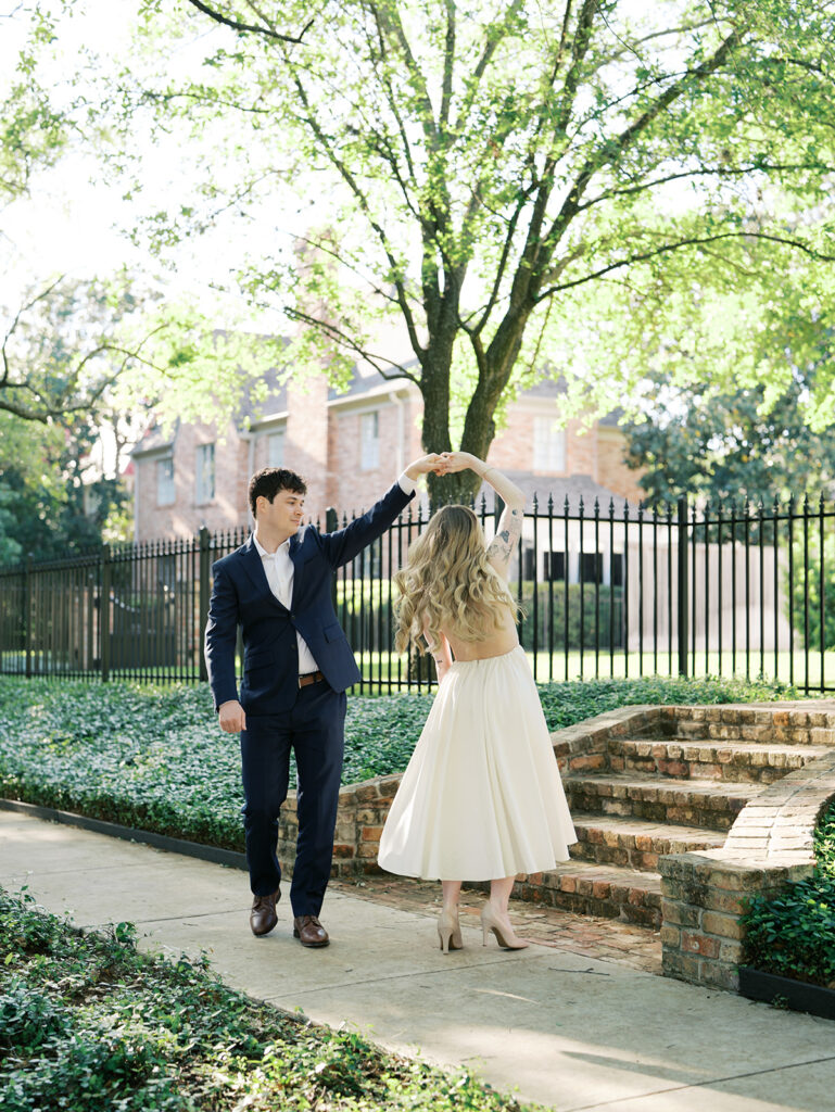 outdoor couple photos candid and romantic