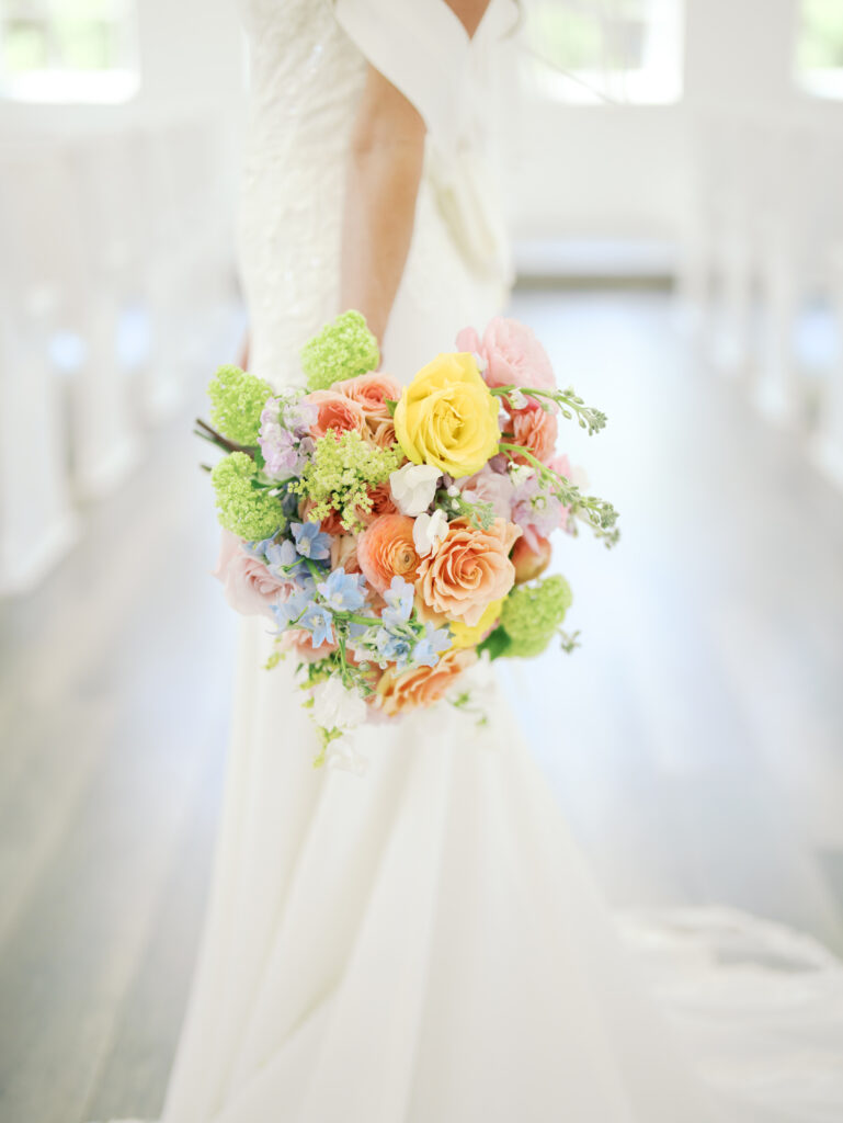 modern timeless and elegant wedding photos in texas