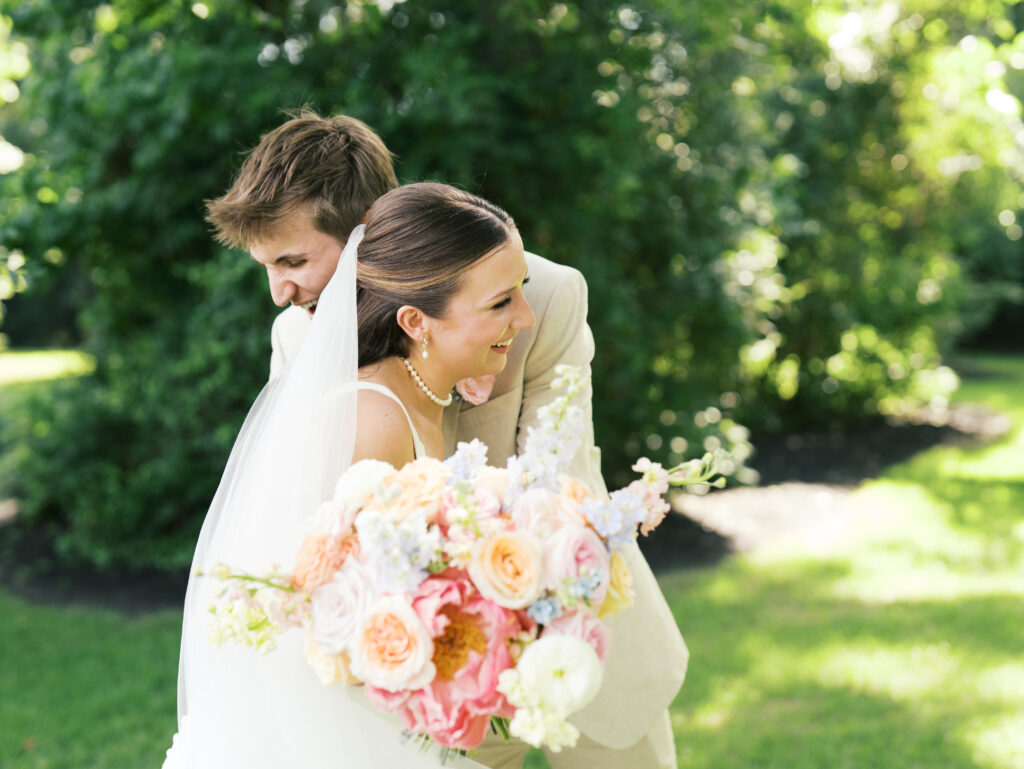 spring modern wedding photos outdoors
