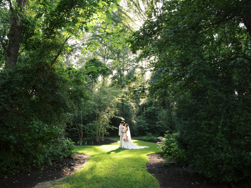 cinematic wedding photos romantic and timeless