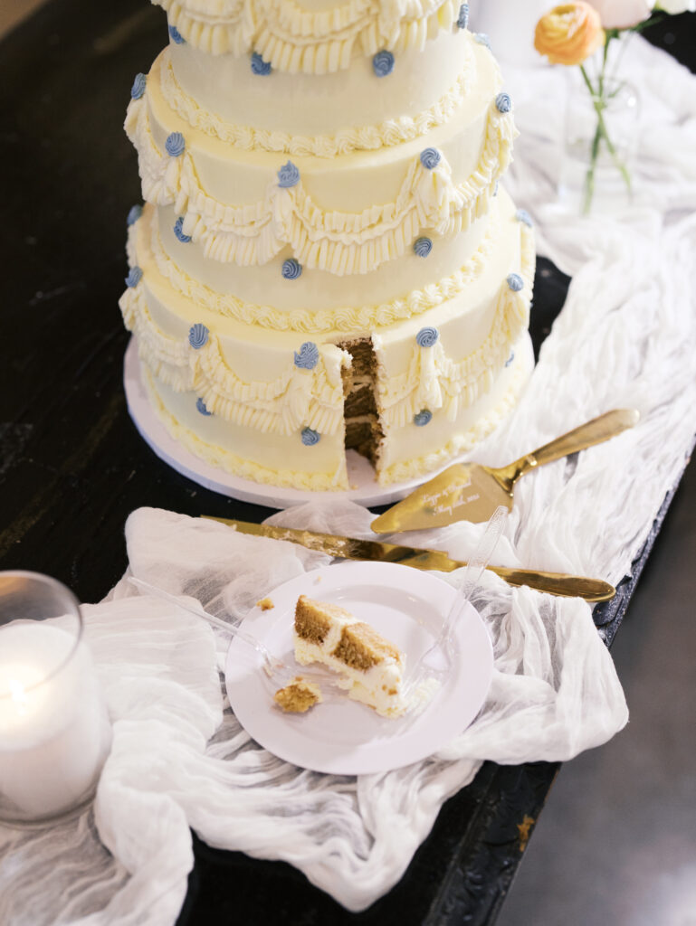 sweet reception photos with the bride and groom romantic moments