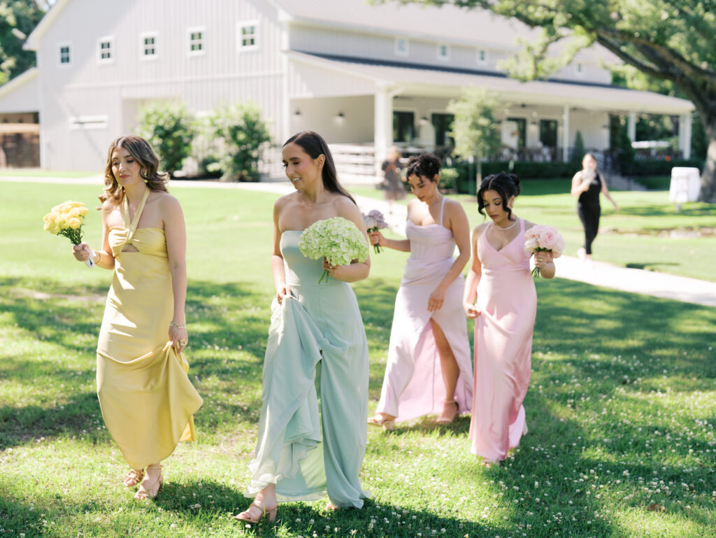 getting ready wedding photos in texas