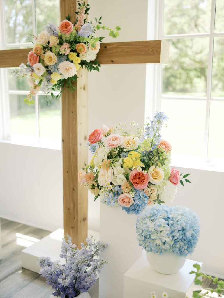 bright wedding flowers and bouquets in texas