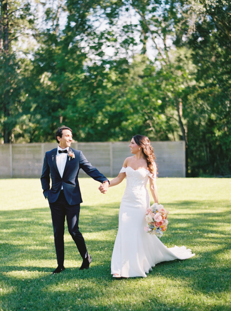 outdoor texas wedding photos in the woodlands houston wedding photographer