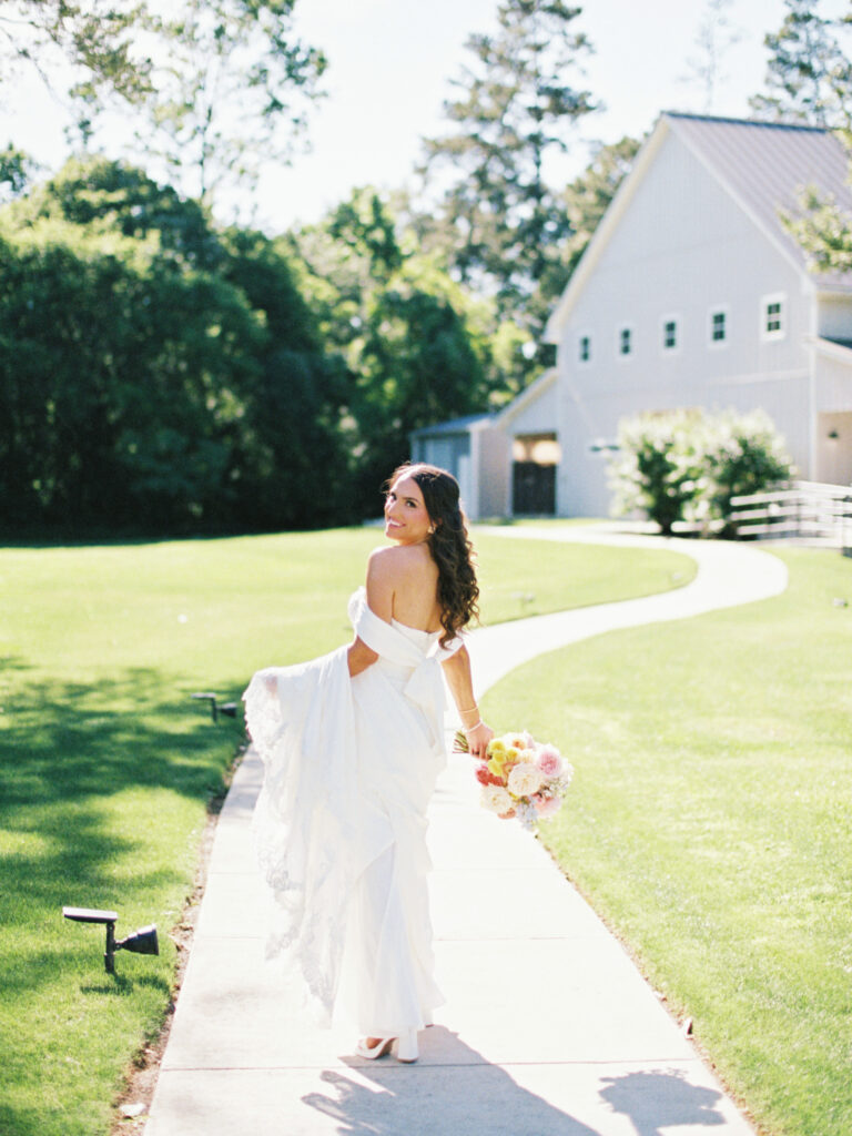 outdoor texas wedding photos in the woodlands houston wedding photographer