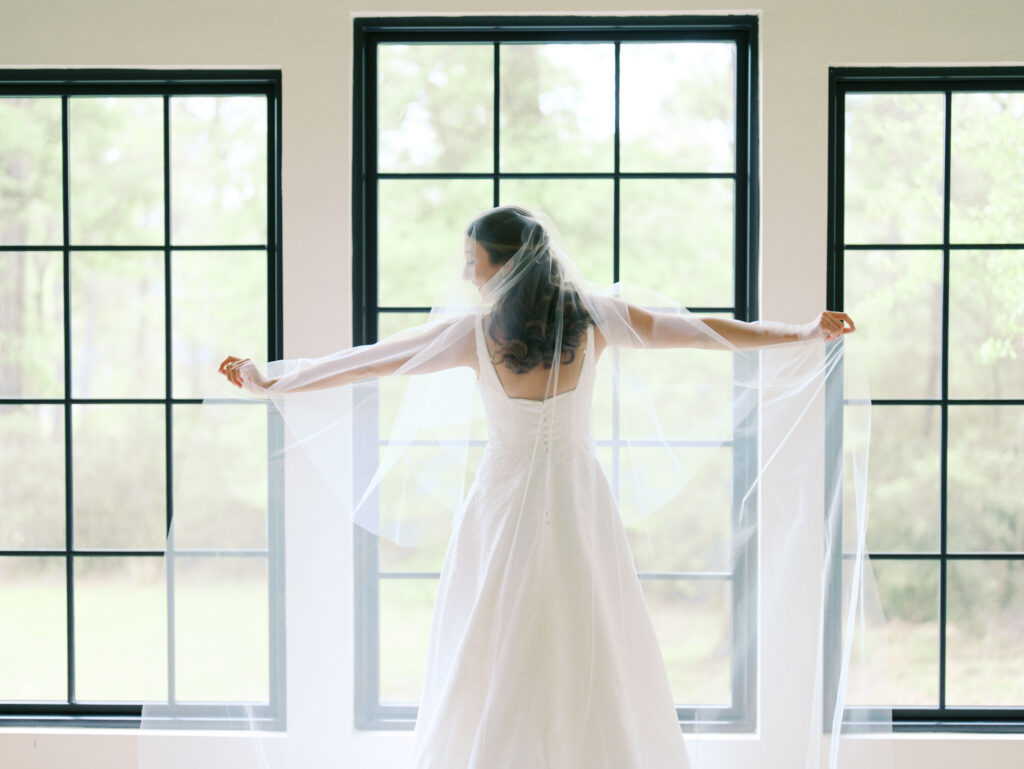 documentary style wedding photos in dallas texas
