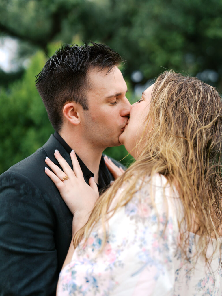 romantic couple photos engagement photoshoot