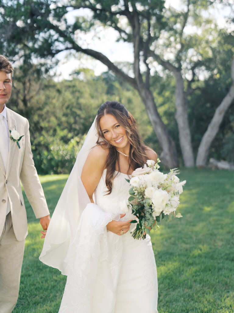 romantic bride and groom photos timeless and modern