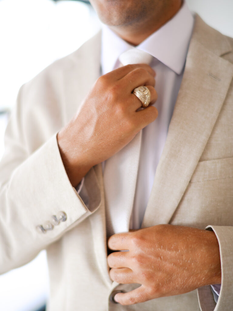 groom getting ready wedding photos
