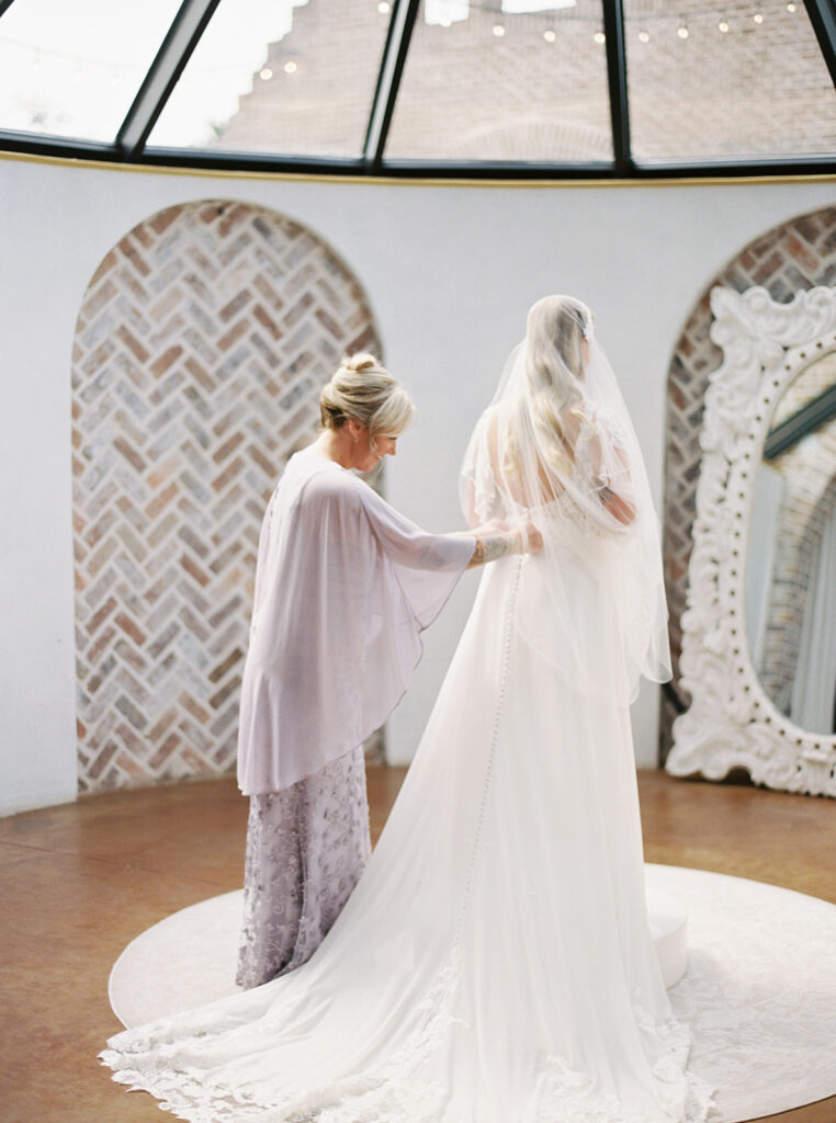 A Houston Wedding at Iron Manor Captured in Timeless Film