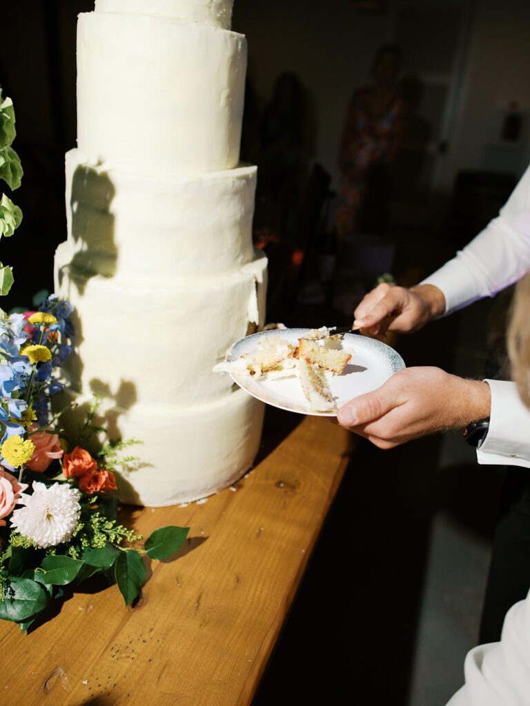 wedding cake flash reception photos