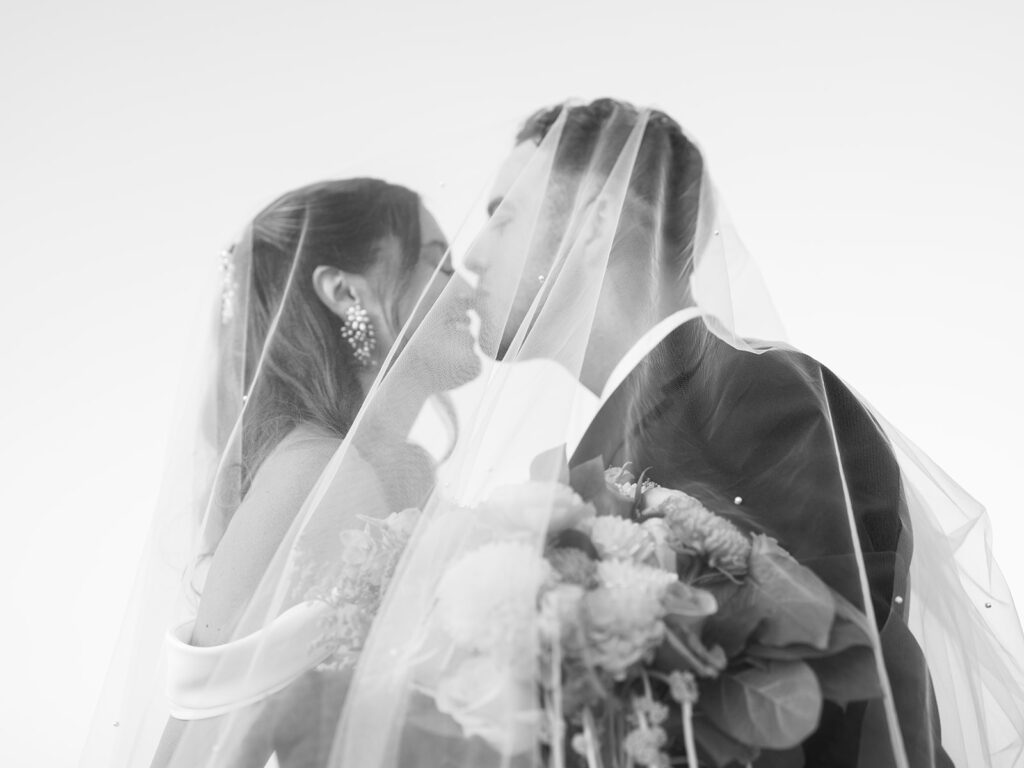 timeless bride and groom photos outdoors