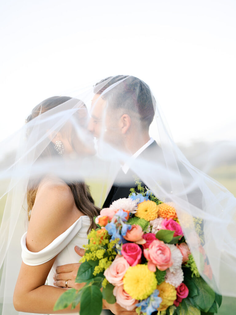 timeless bride and groom photos outdoors