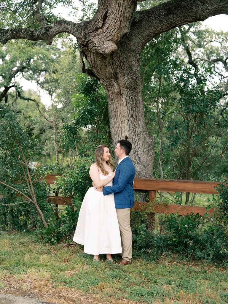 romantic and timeless couple photos outdoors in austin texas