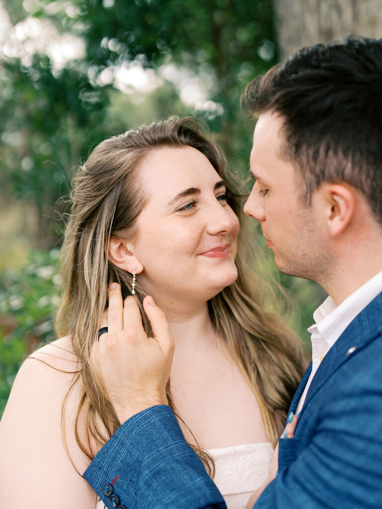 romantic and timeless couple photos outdoors in austin texas