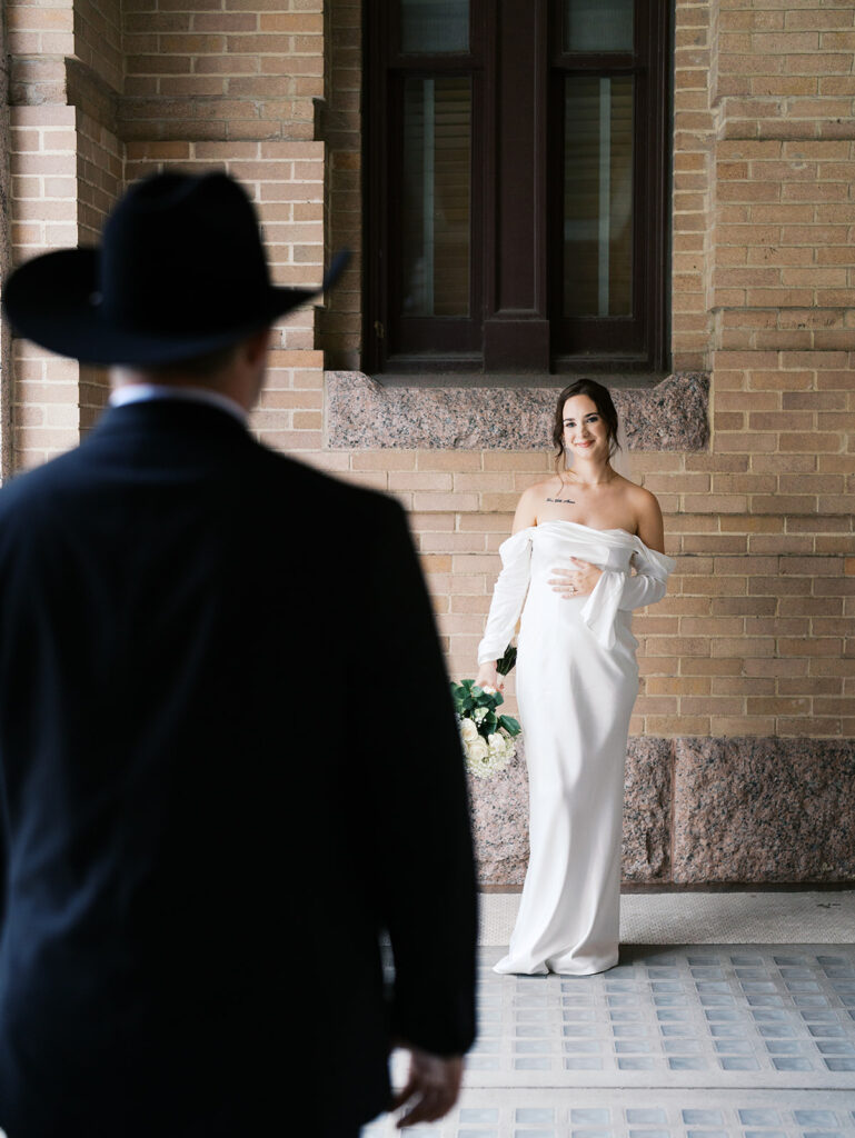 vintage and timeless bride and groom portraits