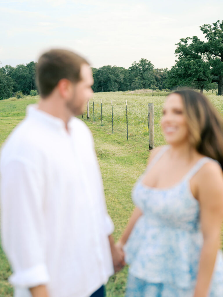 romantic houston engagement pictures outdoors