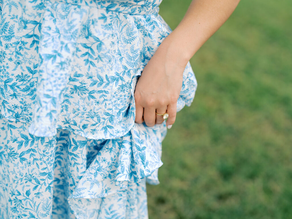 outdoor engagement photos that are timeless and romantic
