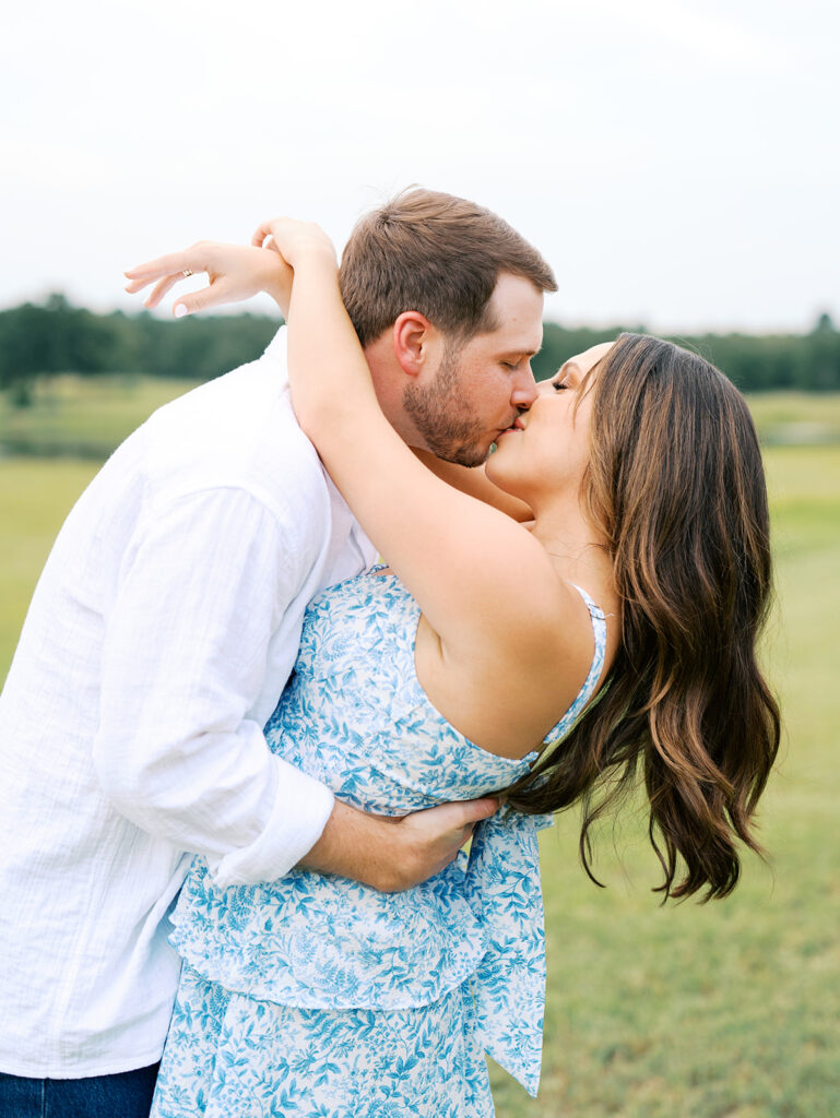 outdoor engagement photos that are timeless and romantic