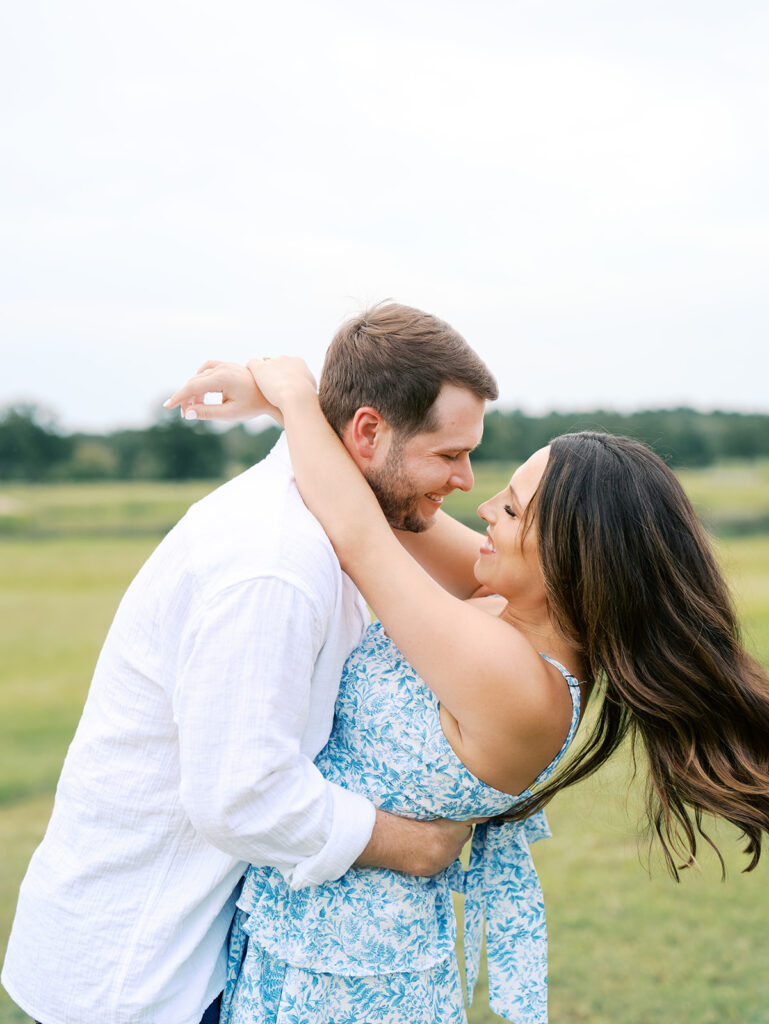 outdoor engagement photos that are timeless and romantic